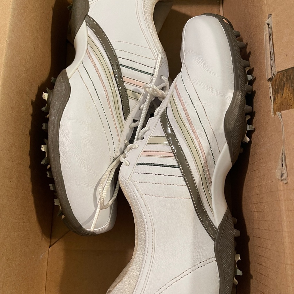 Women’s Nike golf shoes size 9